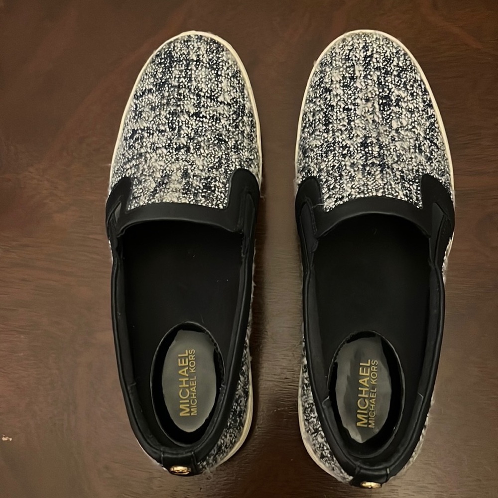 Michael Kors size 8 blue & white slip ons